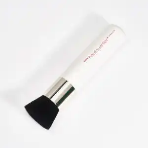 Stupper Pinsel schwarz No. 13 // hautquartier vegan // Kabuki