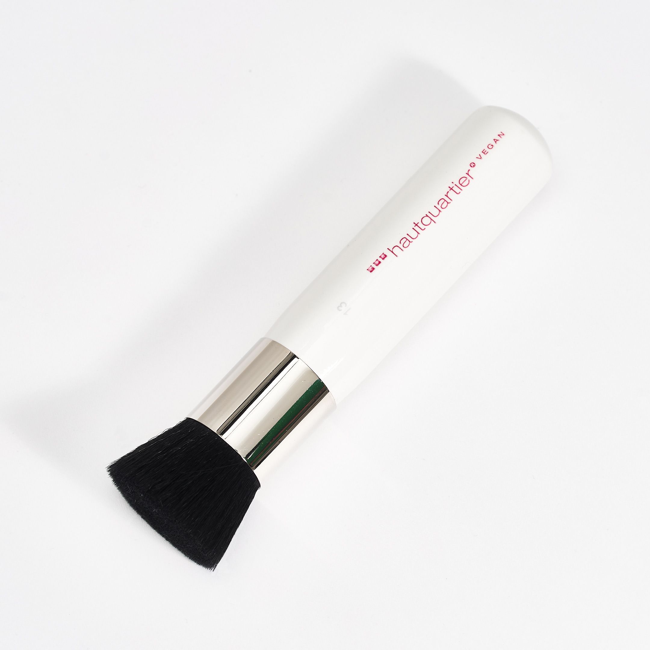 Stupper Pinsel schwarz No. 13 // hautquartier vegan // Kabuki
